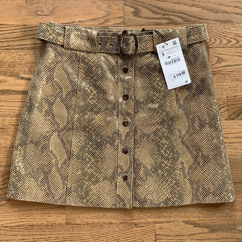 🆕 Zara 100% leather belted miniskirt snakeskin pattern
